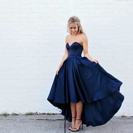 vestido azul marinho combina com sapato prata