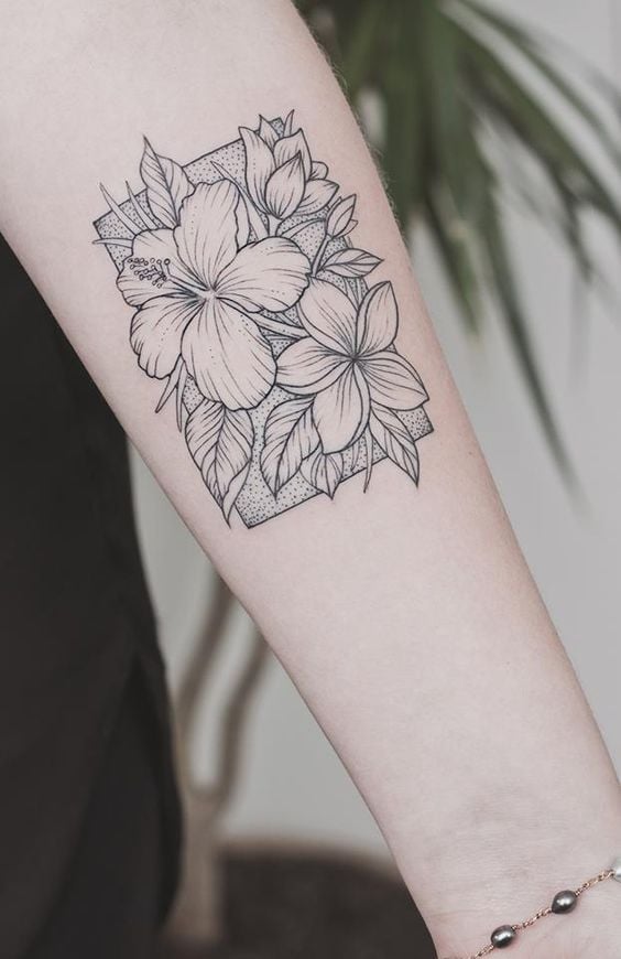 tatuagem de quadro saindo flores