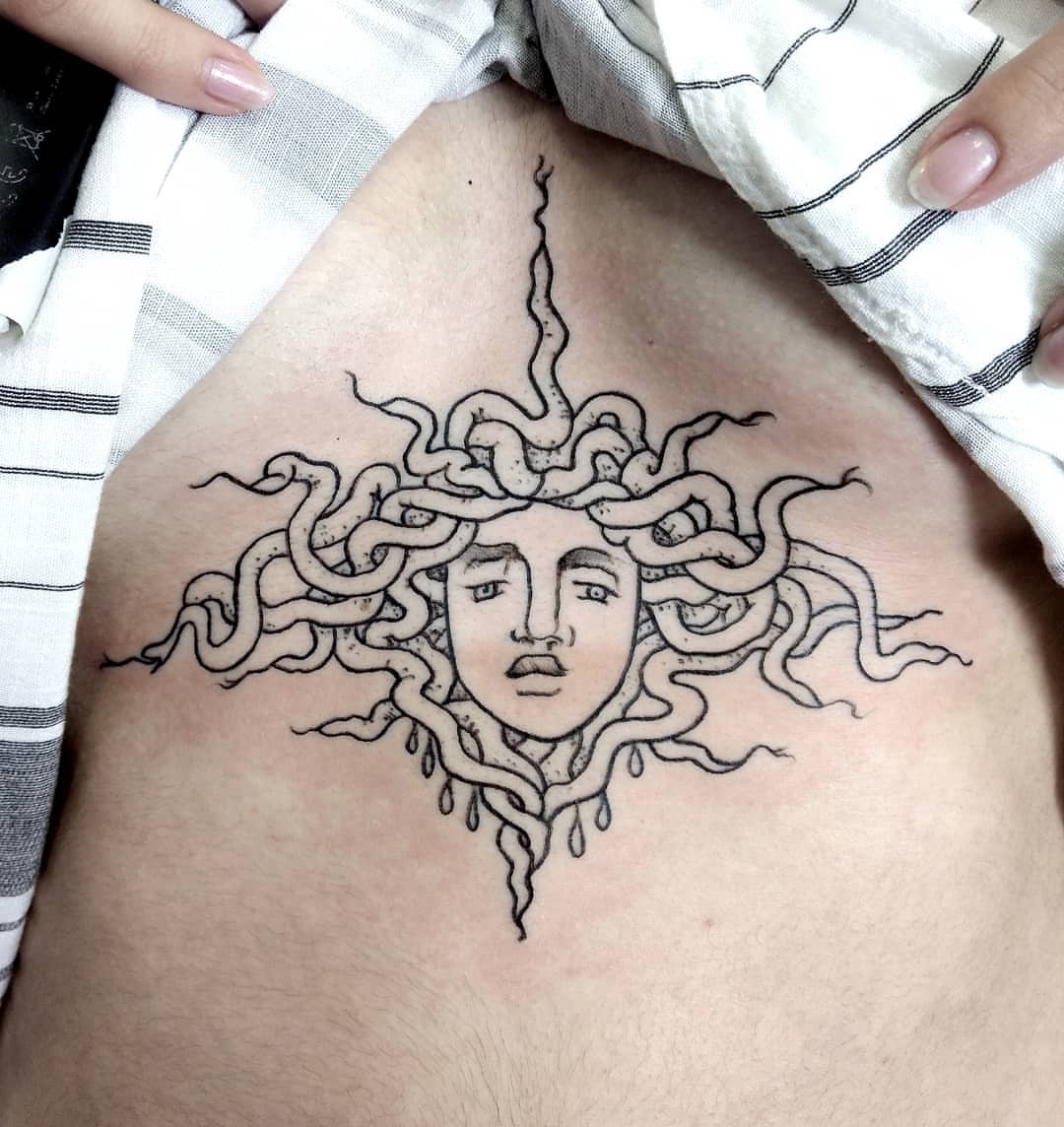 Tatuagem de Medusa - Significado e 74 fotos para inspirar