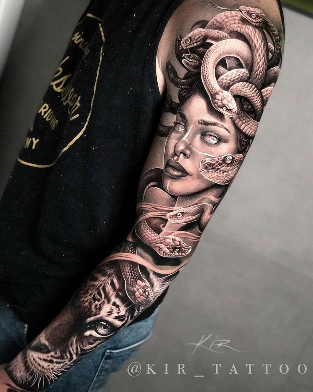 Tatuagem de Medusa - Significado e 74 fotos para inspirar