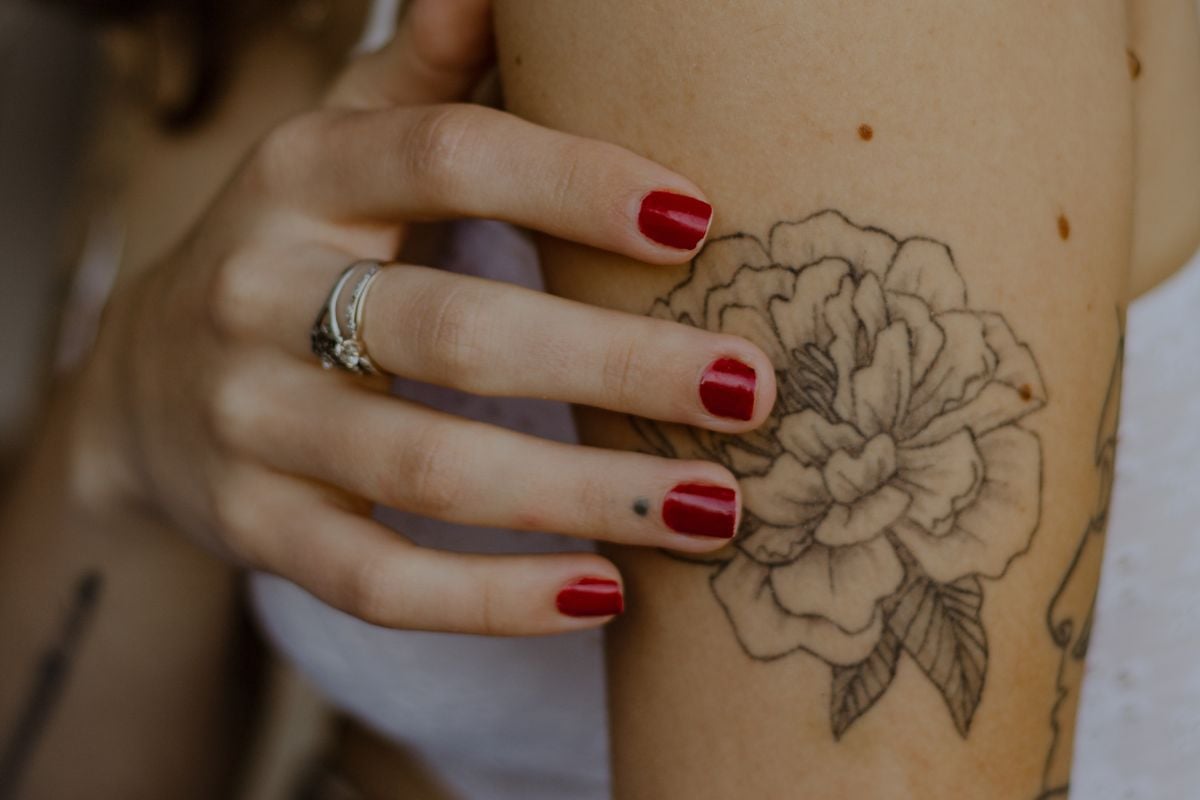 tatuagem feminina no braço