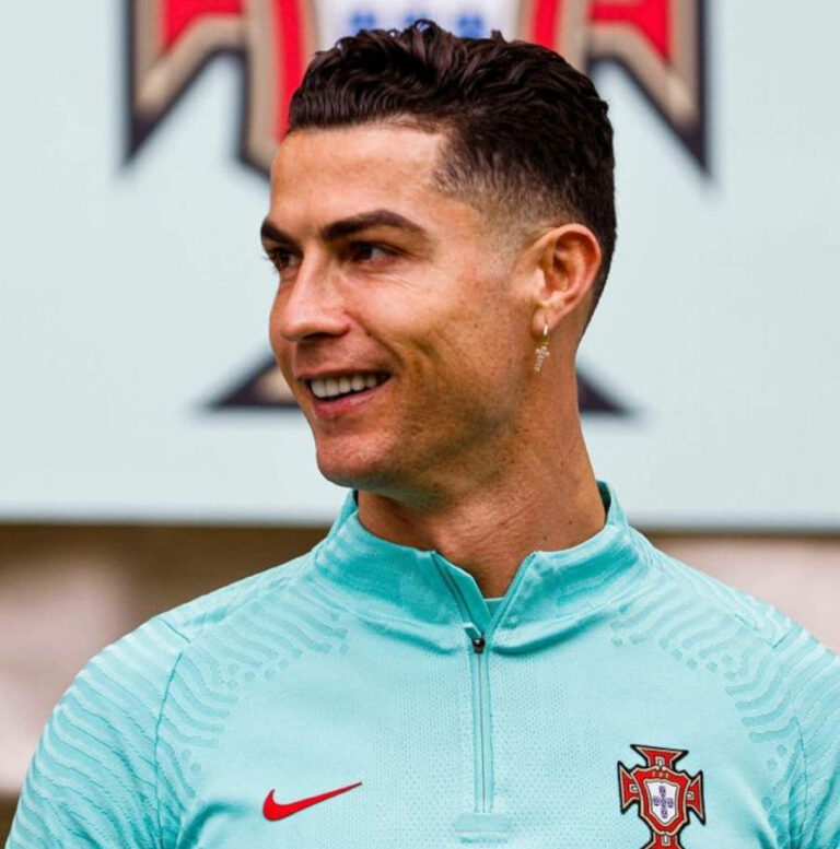 Quem é Cristiano Ronaldo? Onde já jogou e quantos títulos tem o craque