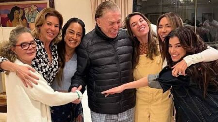 Filha adotiva de Silvio Santos revela desfecho da busca dos pais biológicos: “Fui atrás”