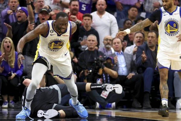 NBA: Draymond Green é Suspenso E Desfalca Warriors Nos Playoffs ...