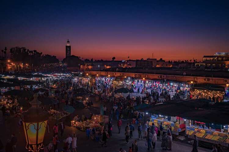 Praça jemaa el fna, em Marrakech 