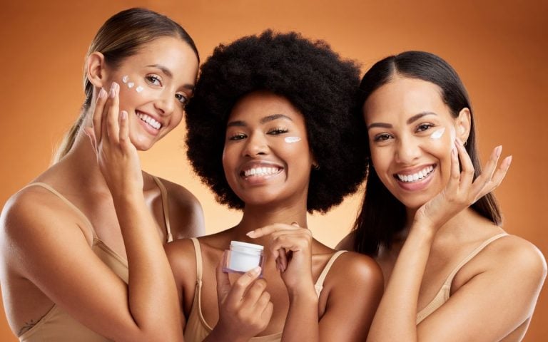 Como se faz skincare? Guia passo a passo para uma rotina completa de cuidados com a pele