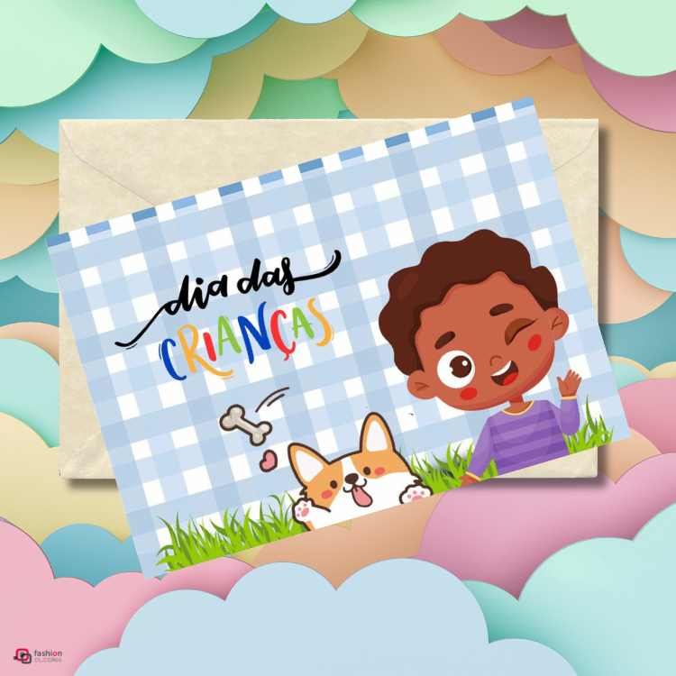 Cartão de Dia das Crianças com menino e cachorro, sob envelope, em fundo de nuvens coloridas