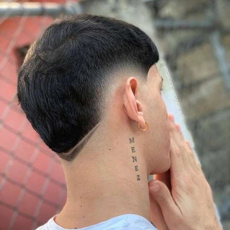 Corte em V masculino: 22 ideias de cabelos fade com e sem riscos