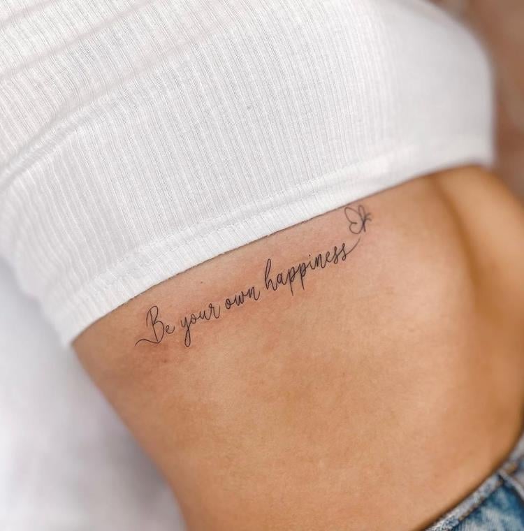 Fique forte e nunca desista  Writing tattoos, Simplistic tattoos, Tattoos  for women