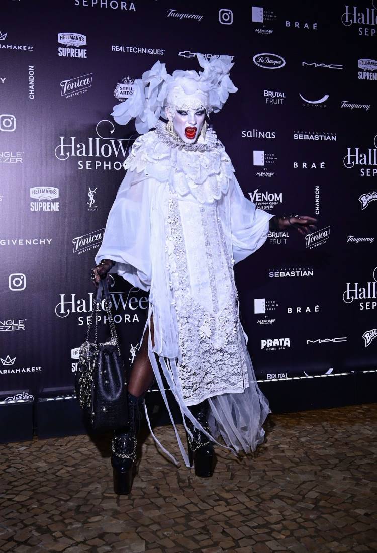 Famosa fantasiada de para o Halloween da Sephora 2024