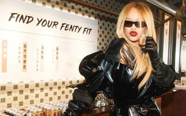 Rihanna inaugura Fenty Beauty na China; confira produtos usados pela cantora