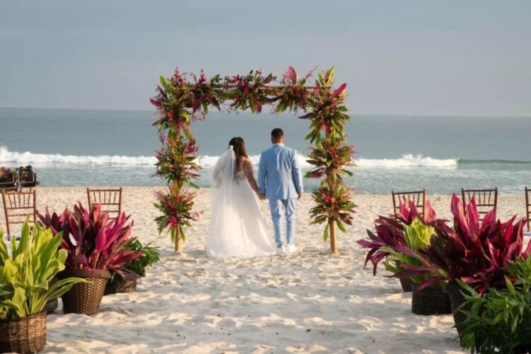 Casamento na praia: quanto custa, como organizar e 37 fotos de inspiração