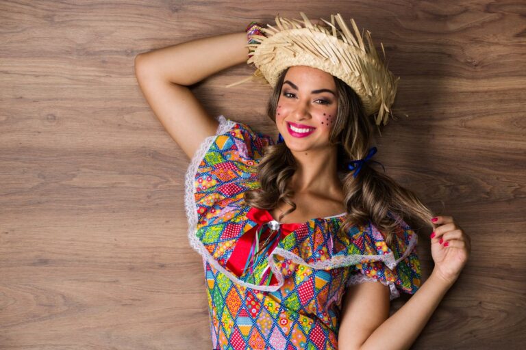 Roupa de caipirinha: 20 opções das clássicas às moderninhas para arrasar na Festa Junina