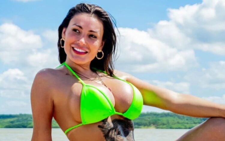 Andressa Urach dispara contra haters após procedimento na língua: “vai para o inferno”