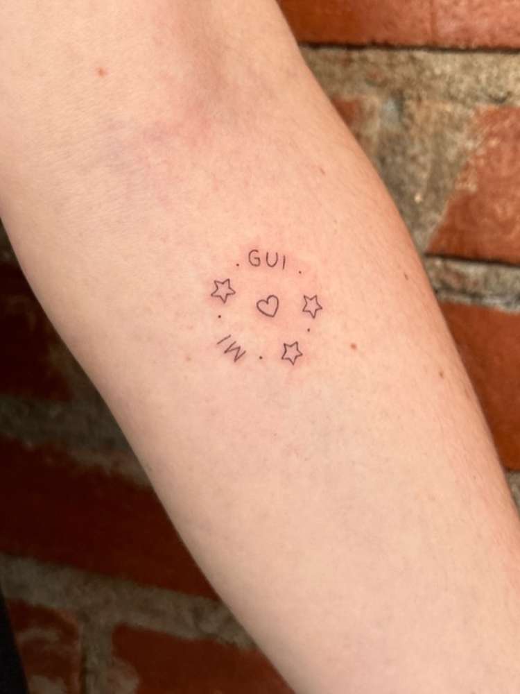 Opção de tatuagem pequena