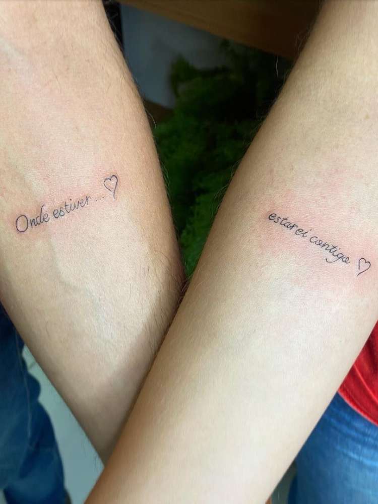 Tatuagem pequena de casal