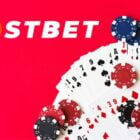 Fundo vermelho com baralho de cartas, fichas de pôquer e logo da MostBet