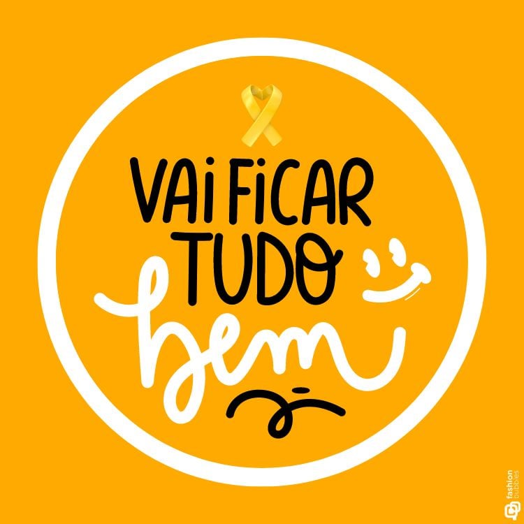 A imagem tem um fundo amarelo com um círculo branco no centro. Dentro do círculo, está escrito "VAI FICAR TUDO bem" em letras estilizadas. As palavras "VAI FICAR TUDO" estão em preto, enquanto "bem" está em branco e cursivo. Acima do texto, há um laço amarelo, símbolo da campanha de conscientização sobre a prevenção do suicídio. Ao lado direito do texto, há um desenho de um rostinho sorridente.