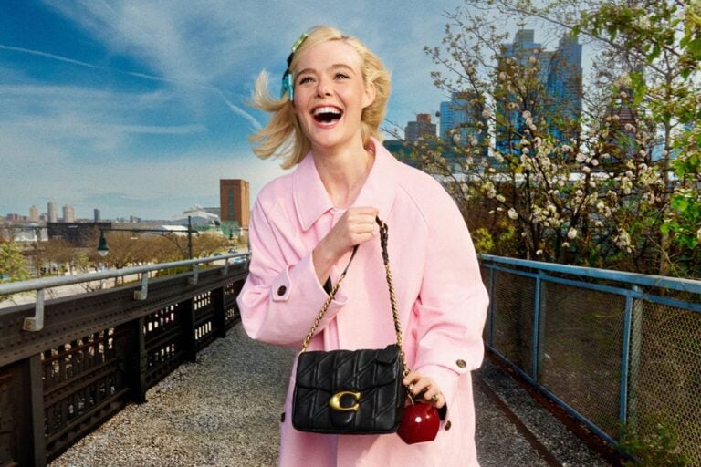 Elle Fanning na campanha de outono 2024 da Coach