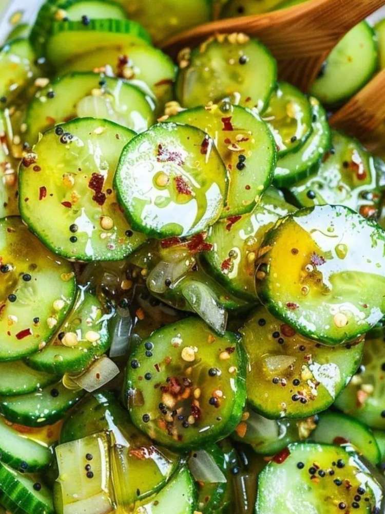 Salada de pepino com molho e temperos