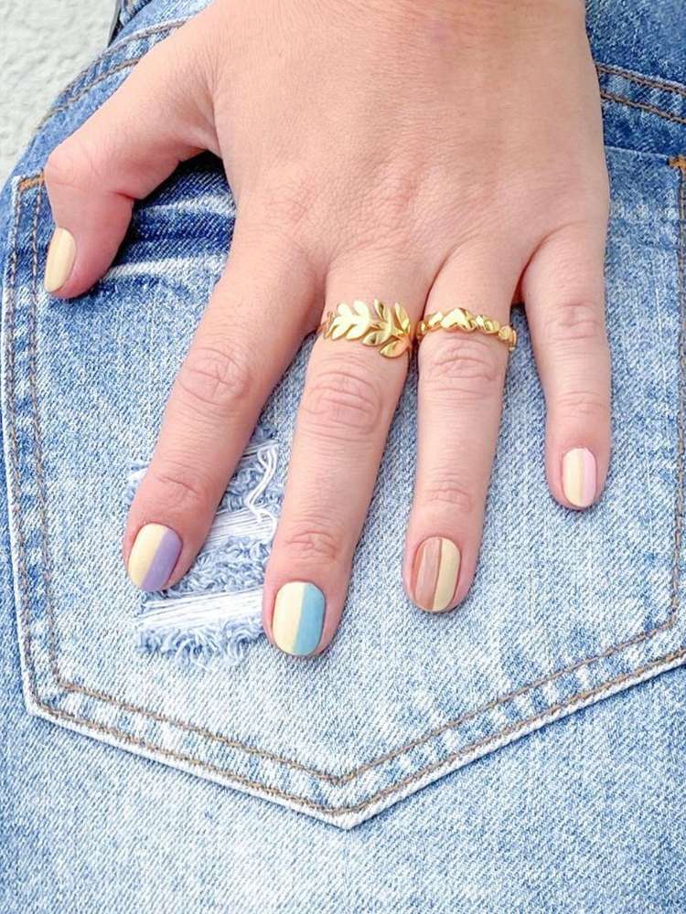 opção de unhas curtas decoradas