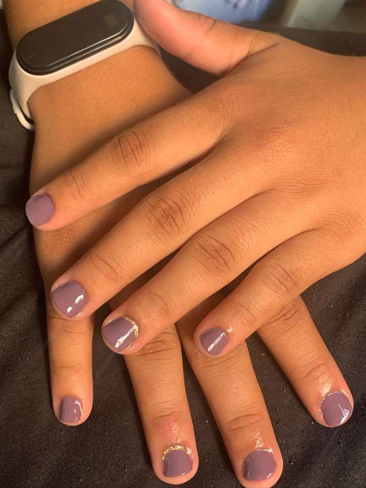 opção de unhas curtas decoradas