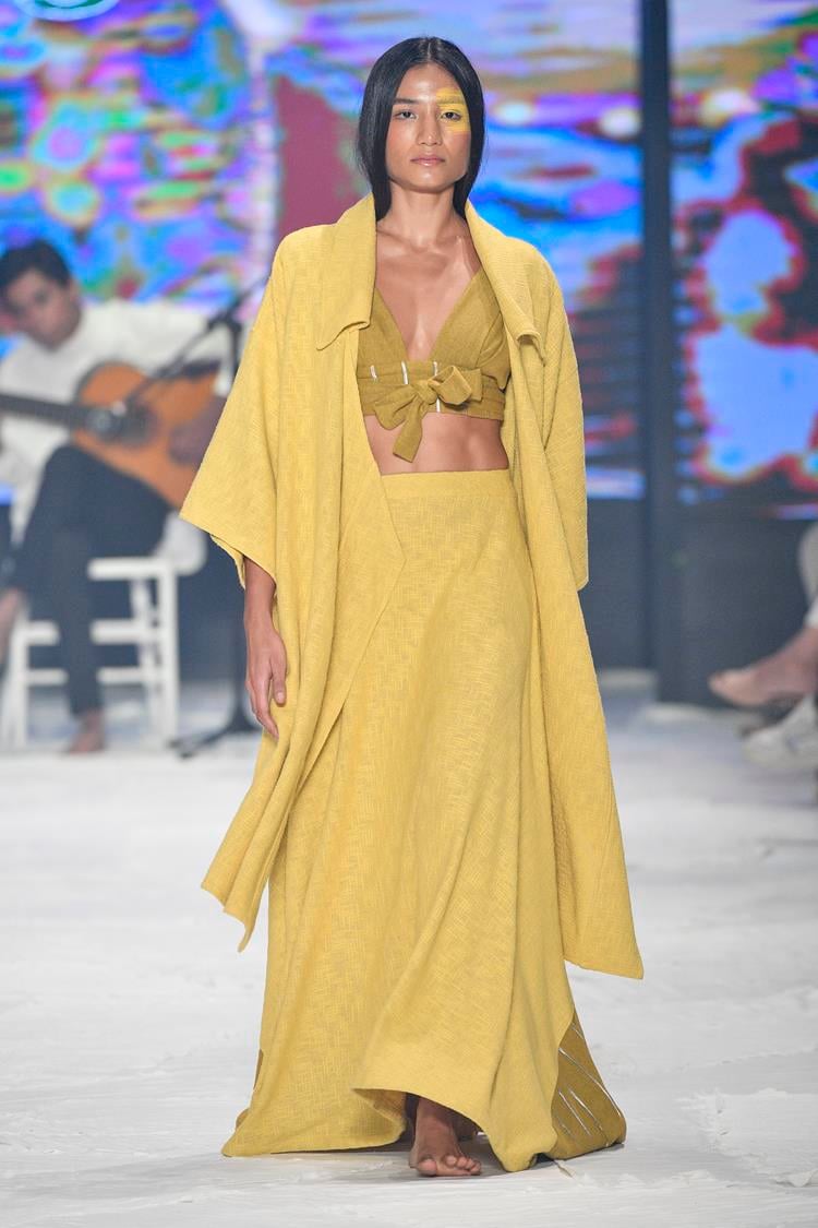 Modelo no desfile da Sou de Algodão no SPFW de 2022