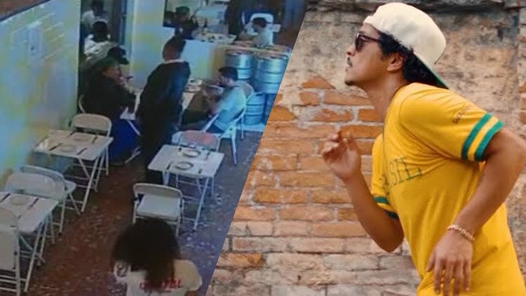 Bruno Mars visita bar em São Paulo.