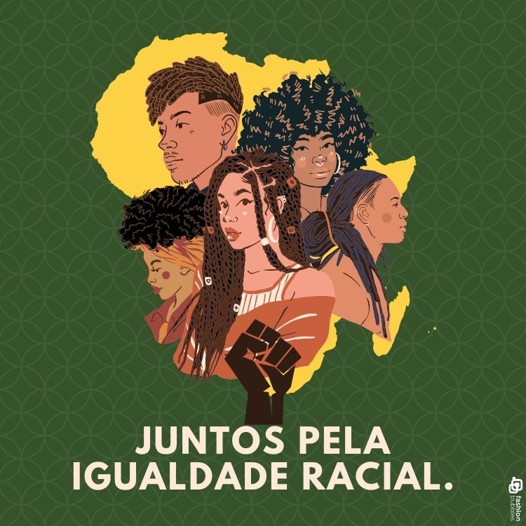 A imagem apresenta um grupo diverso de pessoas negras sobre um fundo que lembra o mapa da África, destacando a beleza e diversidade dos cabelos e estilos. Ao centro, um punho erguido simboliza resistência e unidade. A frase "Juntos pela Igualdade Racial" reforça a mensagem de luta e solidariedade na busca por justiça e equidade.