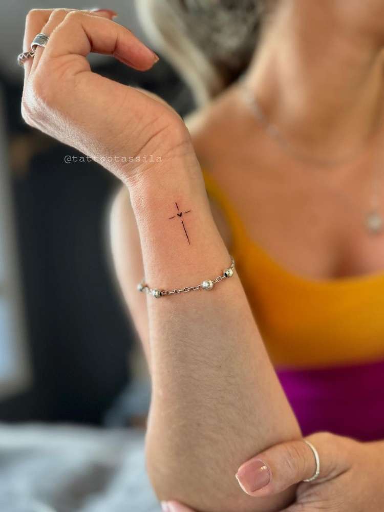 opção de tatuagem feminina no braço