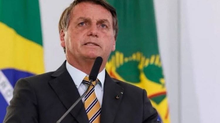 Bolsonaro reage após tomar ciência que está entre os indiciados em inquérito sobre golpe.