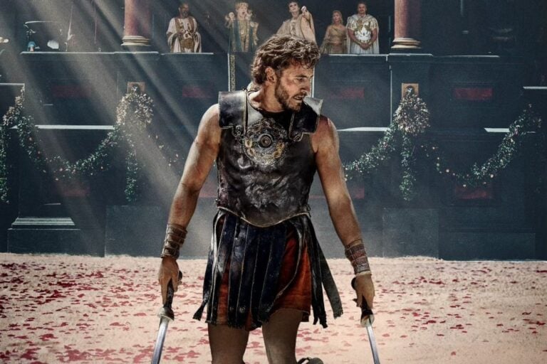 Paul Mescal como gladiador em arena